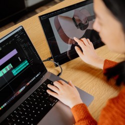 Monitor tactil portabil Verbatim 17.3